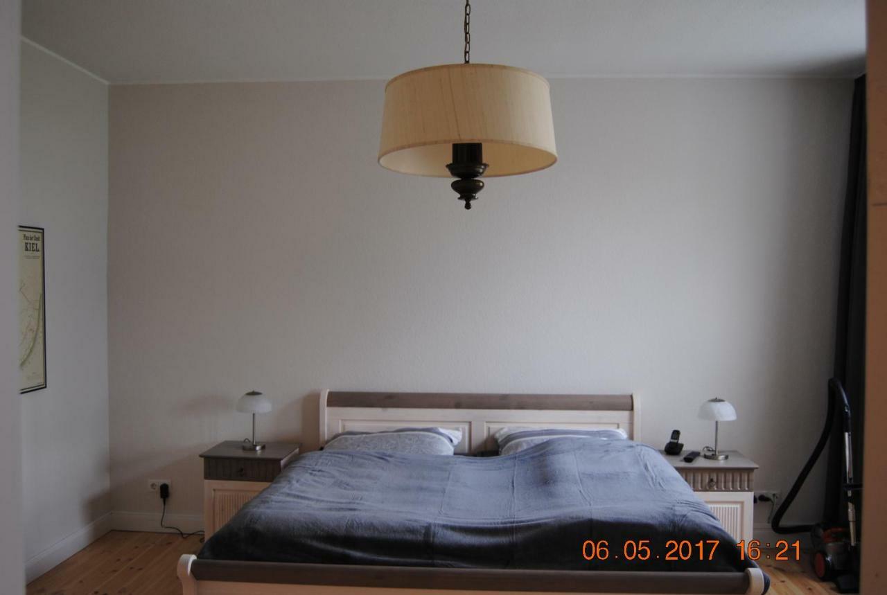 Ruhige Ferienwohnung In Der City Koenigswohnung Kiel Eksteriør bilde